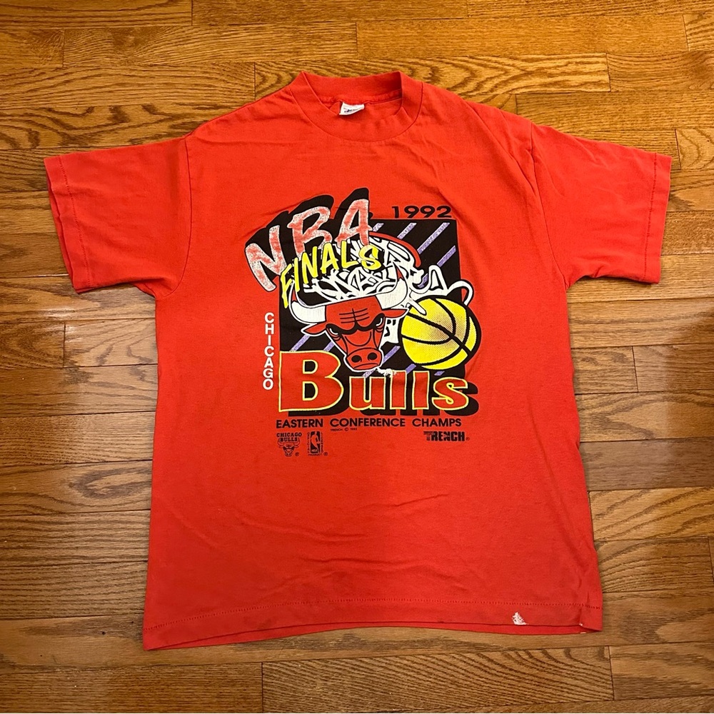 Vintage Chicago Bulls NBA finals 50/50 single stitch USA trench t shirt size L